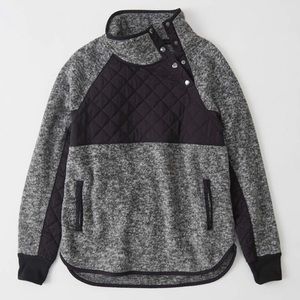 Abercrombie & Fitch asymmetrical snap-up fleece